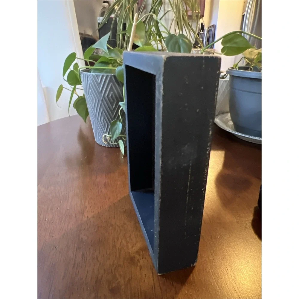 Wood Shelf Sitter 